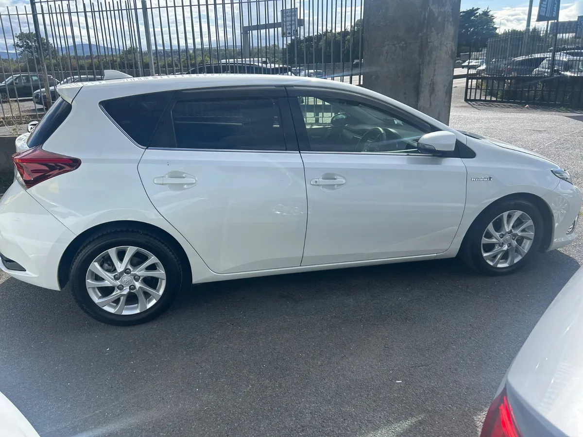 Toyota Auris 2016 - Image 3