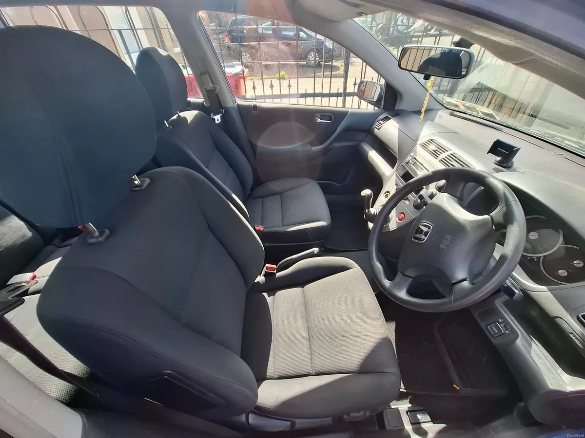 Honda Civic 2005 - Image 5