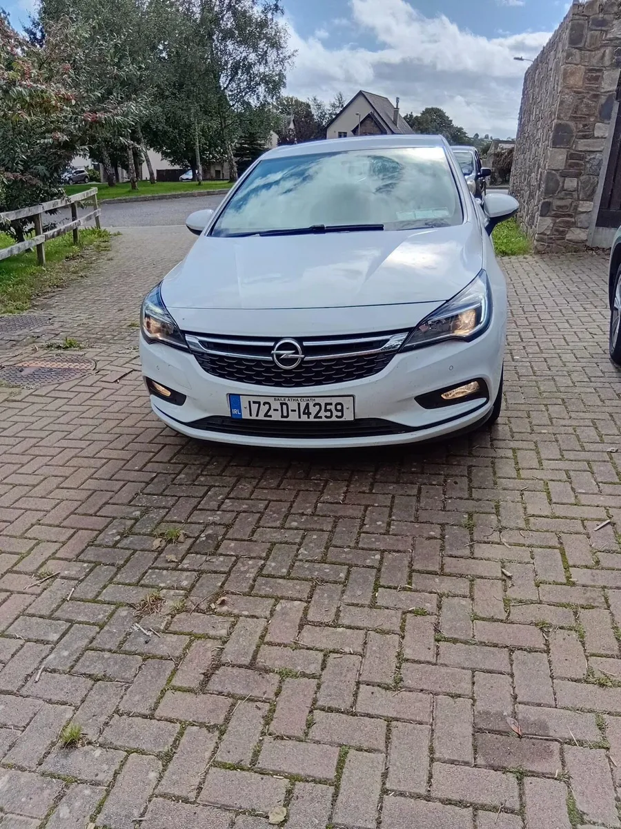 Opel Astra 2017 - Image 2