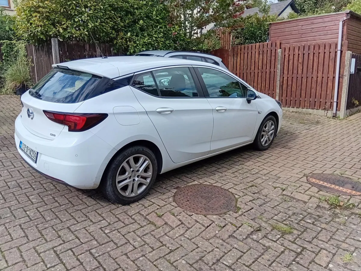 Opel Astra 2017 - Image 4
