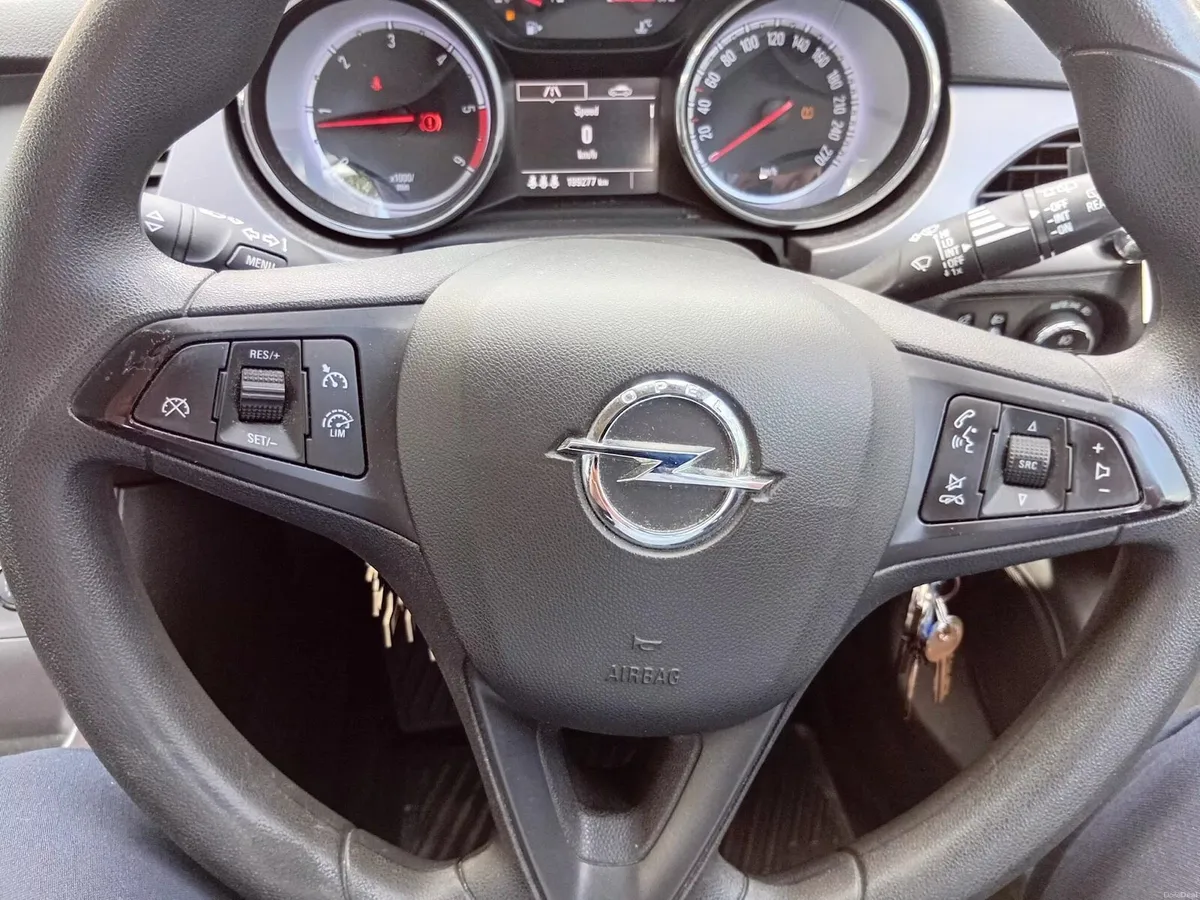 Opel Astra 2017 - Image 6