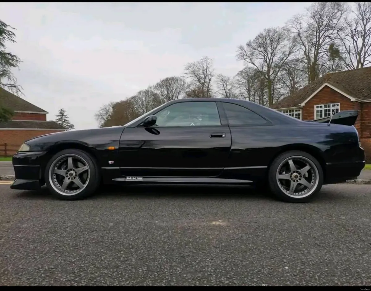 1995 nissan skyline r33 gtr - Image 5