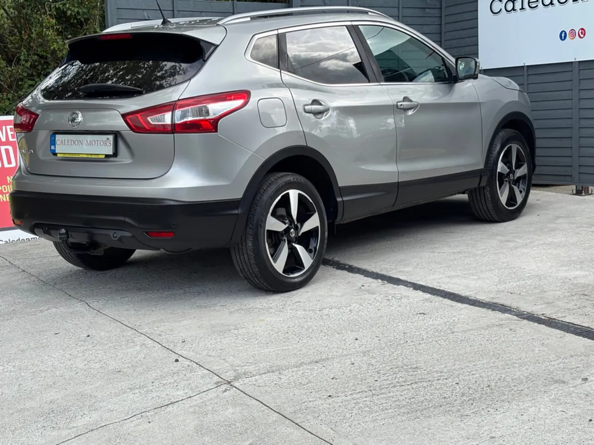 NISSAN QASHQAI N-CONNECTA- HIGH SPEC - Image 4