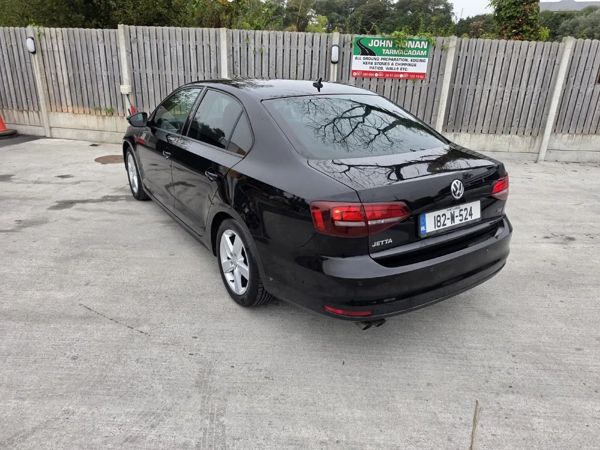 Volkswagen Jetta 2018 - Image 2