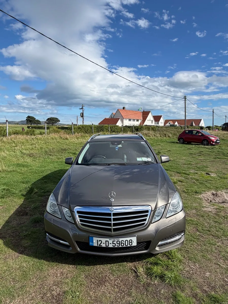 Mercedes Benz E300 Hybrid SE - Image 2