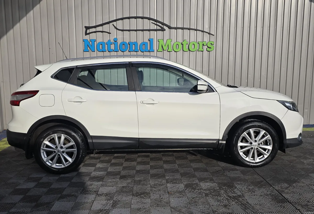 2016 Nissan Qashqai 1.5 Diesel SV - Image 2