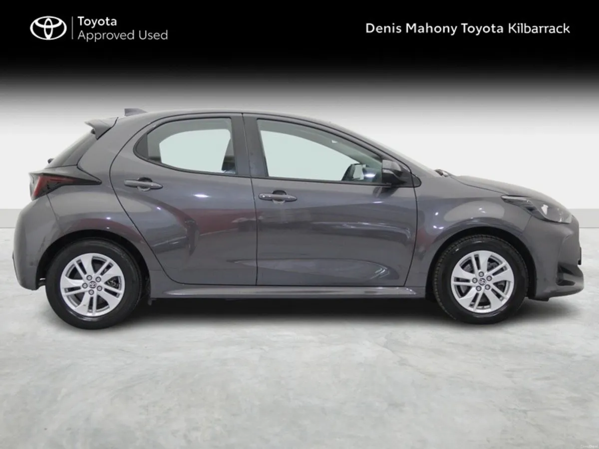 Toyota Yaris HYBRID LUNA 4DR AUTO - Image 3