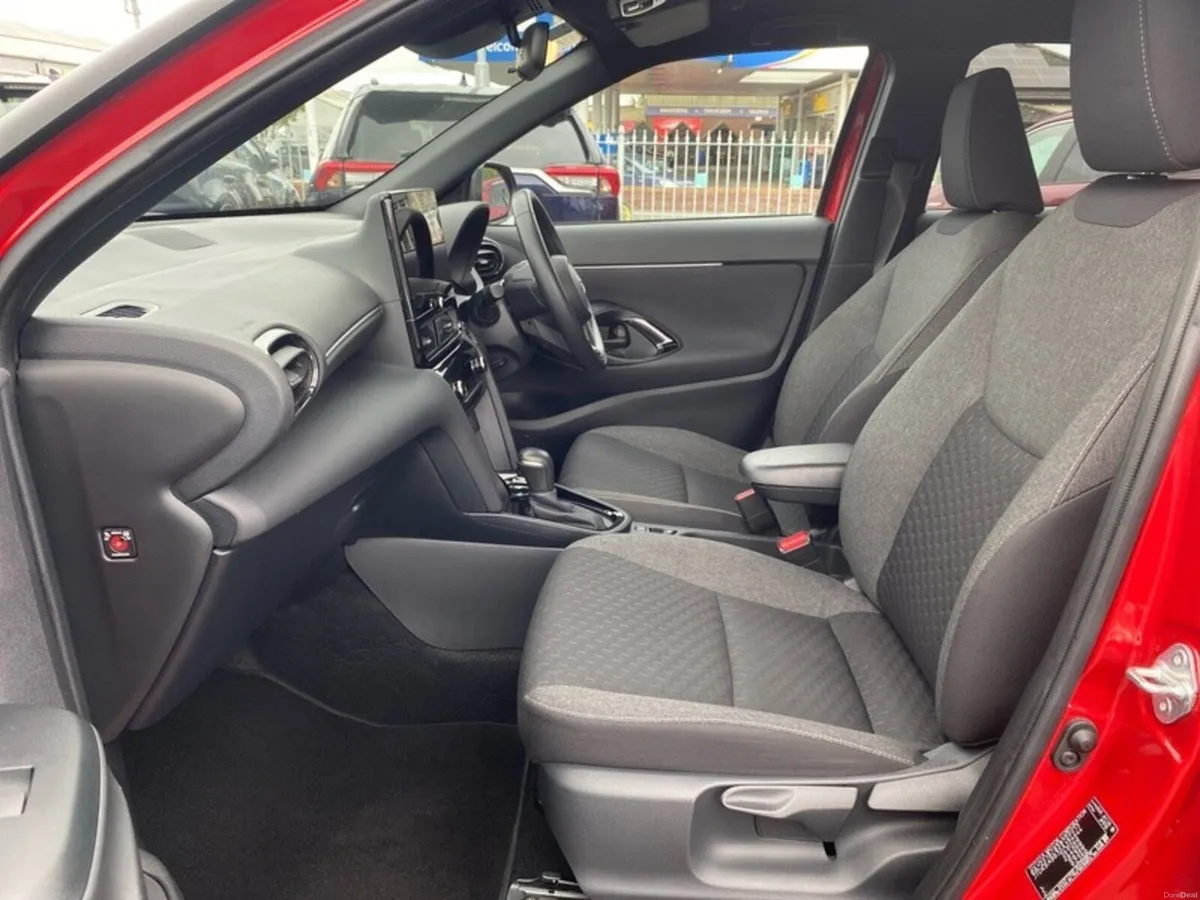 Toyota Yaris Cross HYBRID LUNA SPORT - Image 6