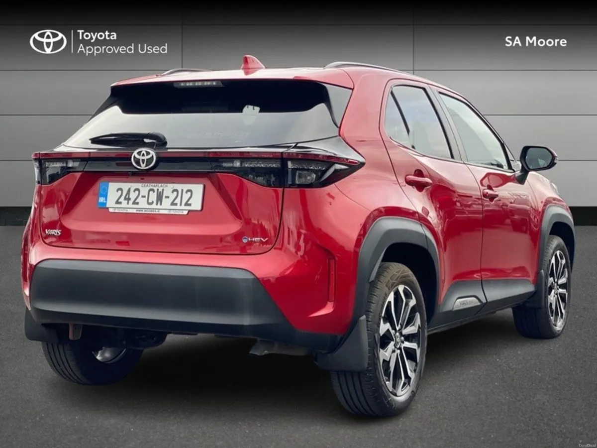 Toyota Yaris Cross HYBRID LUNA SPORT - Image 2