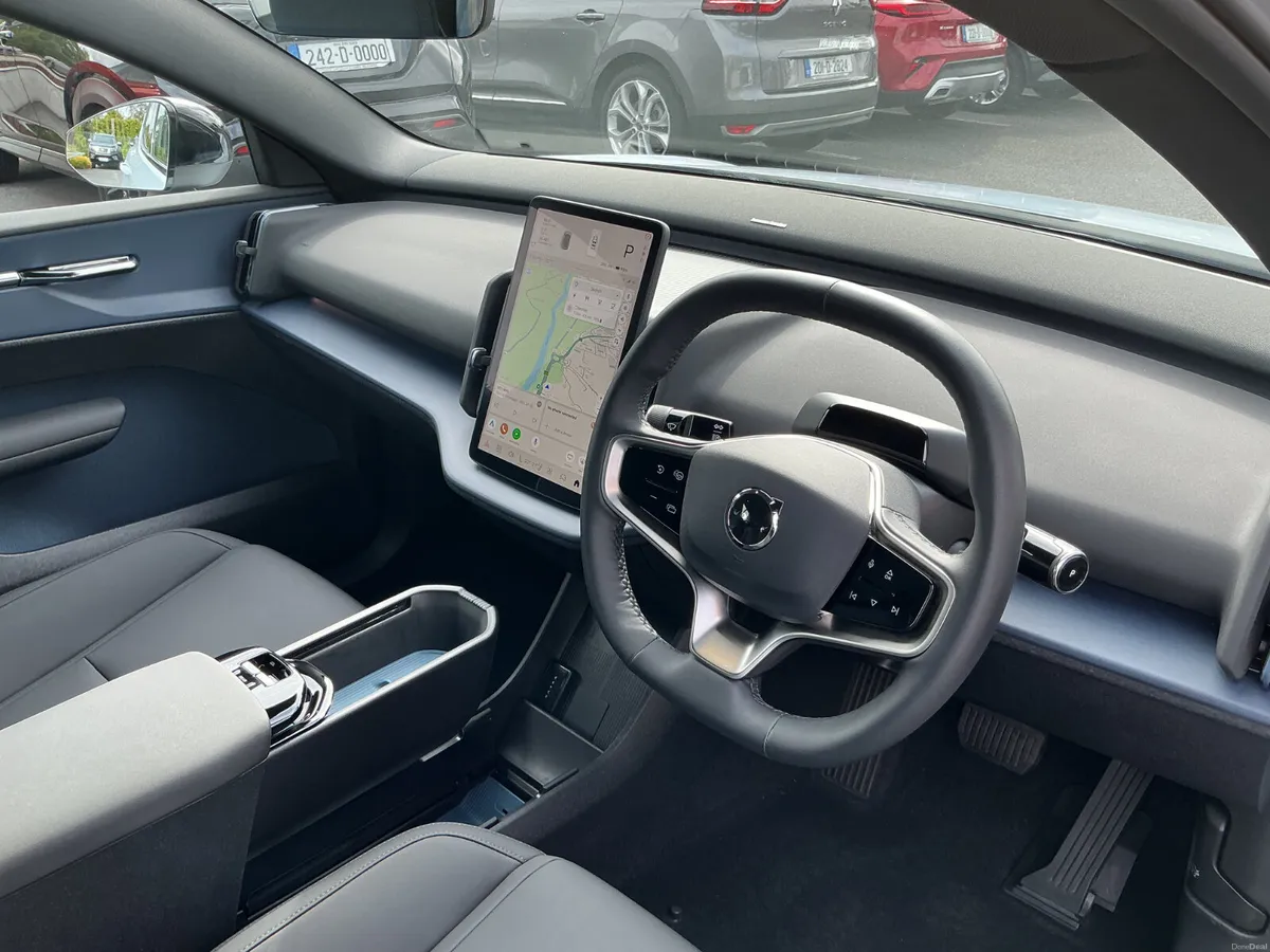 Volvo EX30 PLUS 2025 TWIN MOTOR AWD 69kw EX/RANG - Image 5