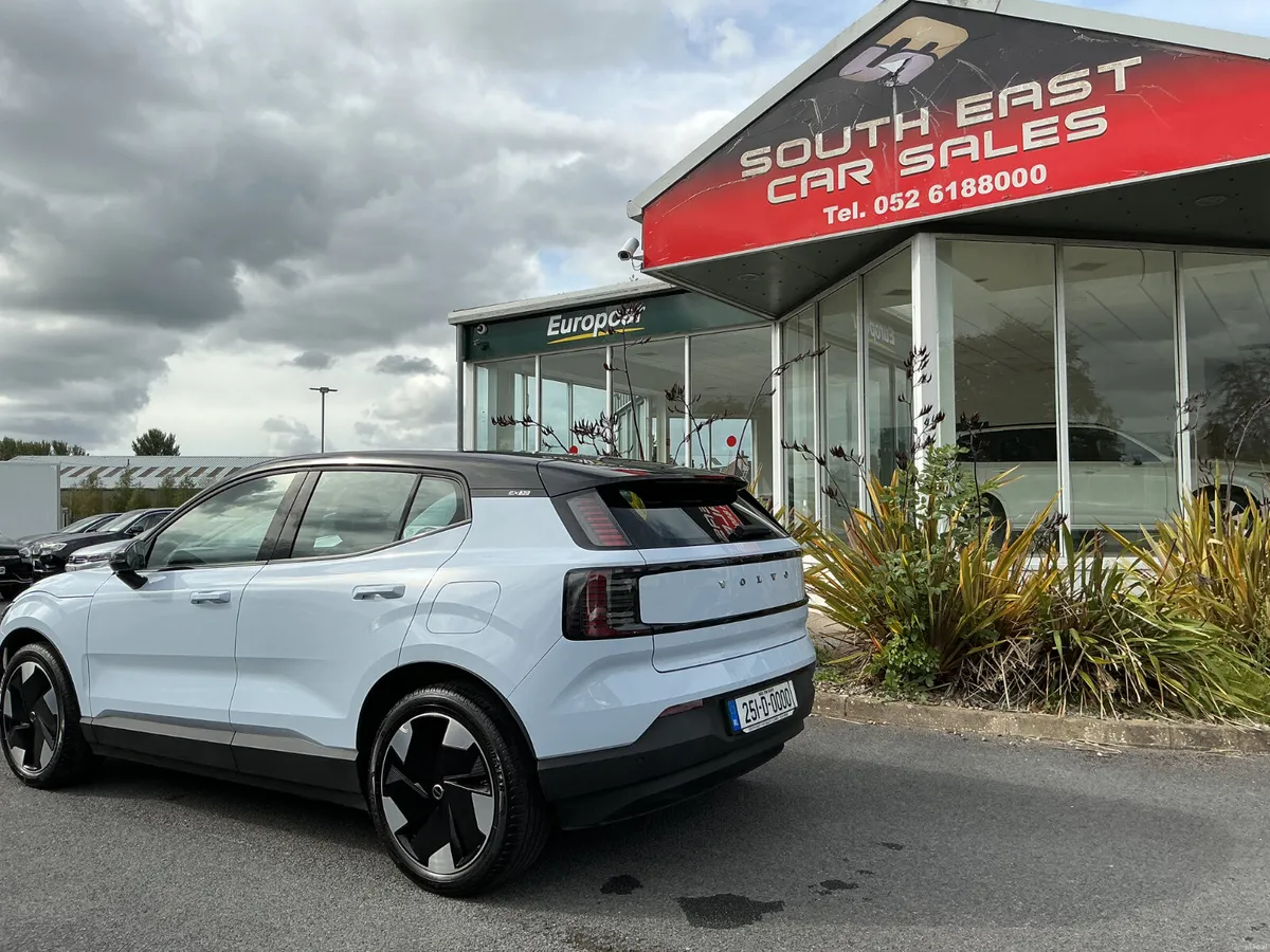Volvo EX30 PLUS 2025 TWIN MOTOR AWD 69kw EX/RANG - Image 4