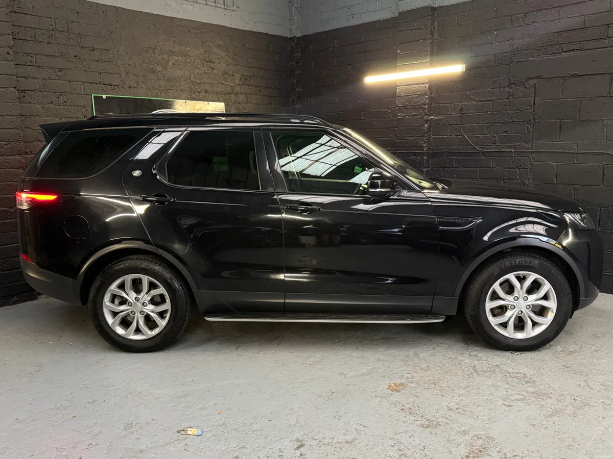 2020 Land Rover Discovery 2.0D Auto - Image 3