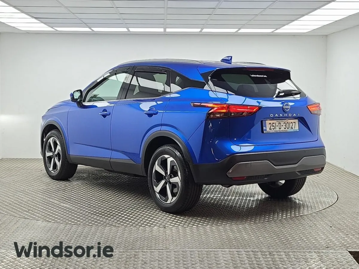 Nissan Qashqai 1.3 PET MILD HYBRID SV PREMIUM - Image 2