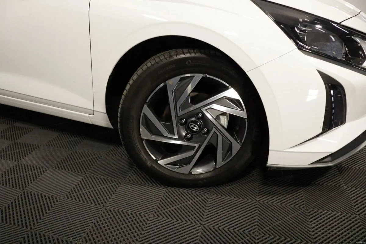 Hyundai i20 Deluxe Plus 1.2L Petrol Hatchback - Image 3