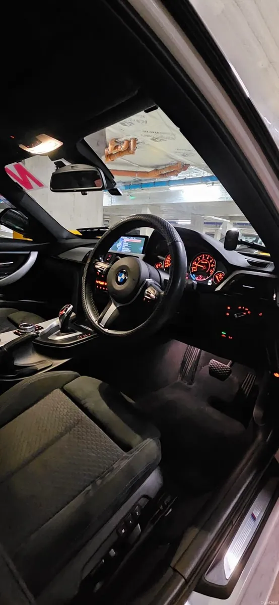BMW 3-Series 2015 - Image 6