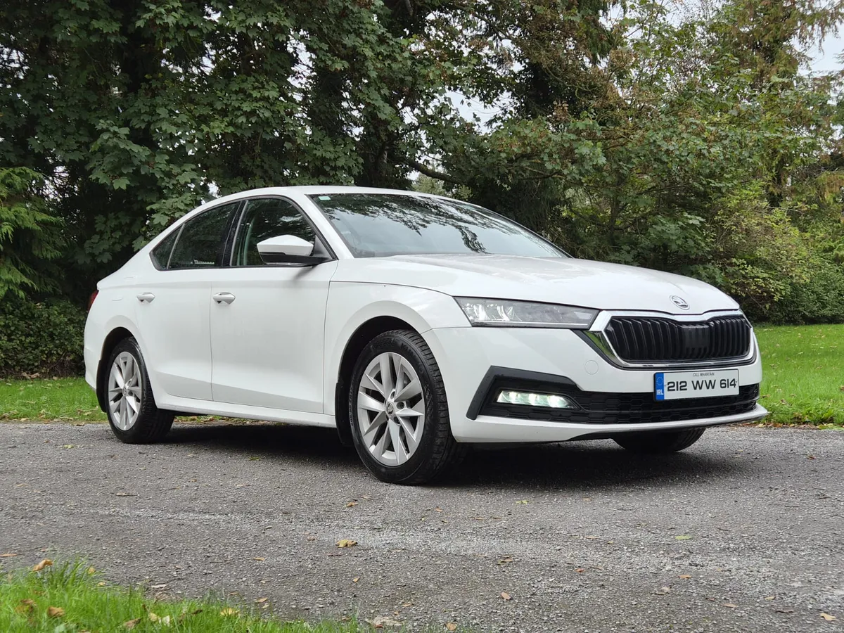 212 Skoda Octavia 2.0 TDI NEW SHAPE LOW MILEAGE - Image 6