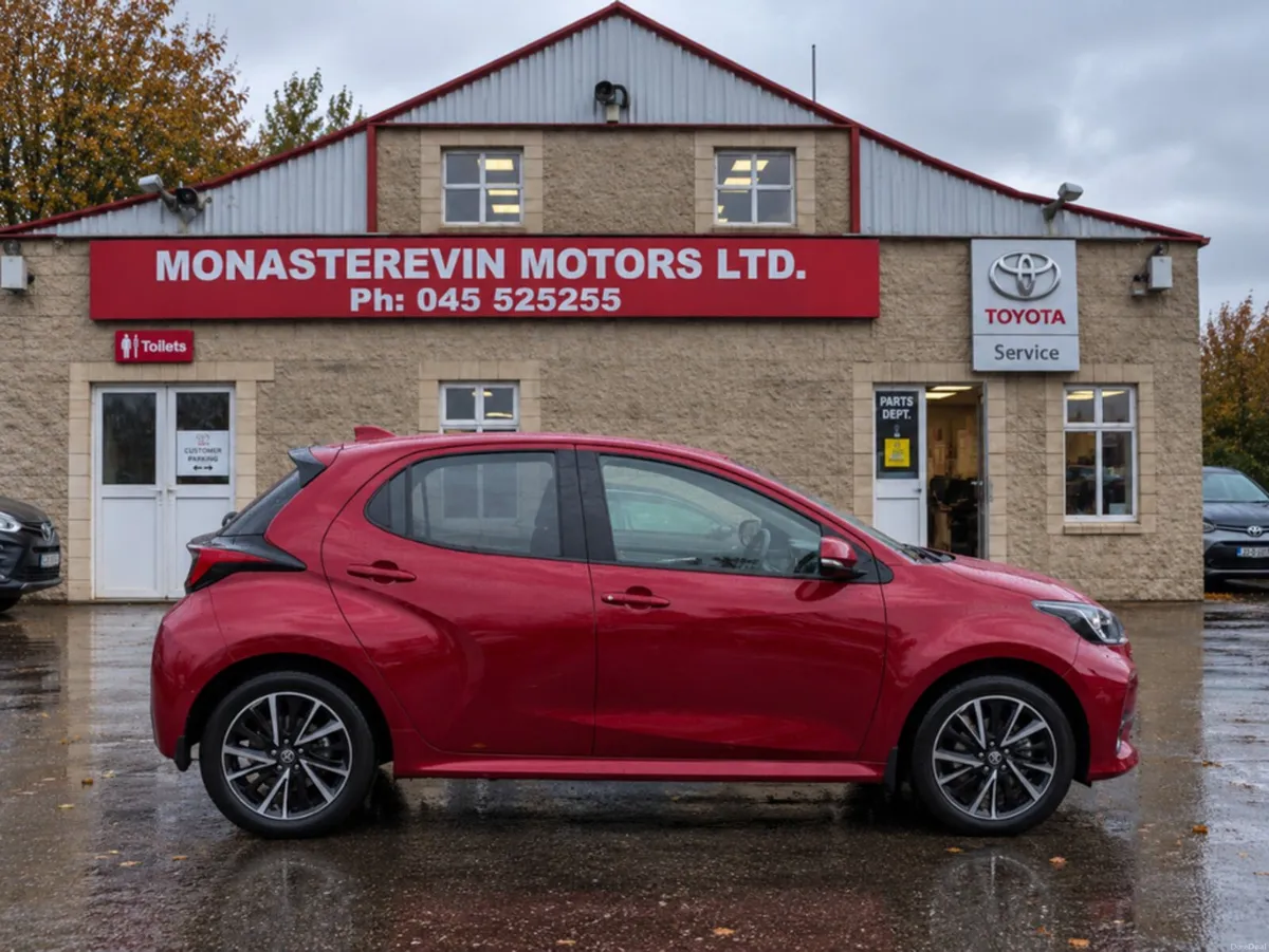 Toyota Yaris *ORIGINAL IRISH CAR*  1.5 LUNA SPORT - Image 3