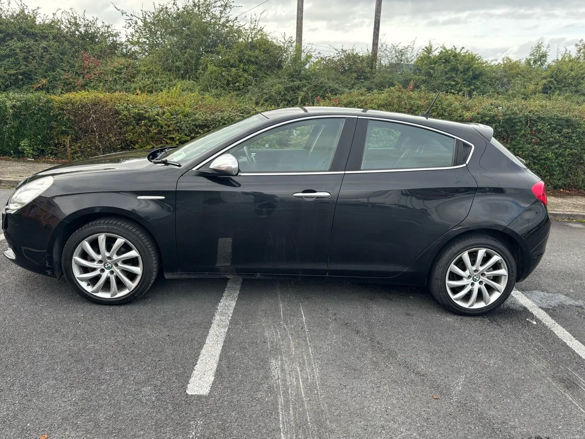 2016 Alpha Romeo Giulietta, 1 Owner from New - Image 5