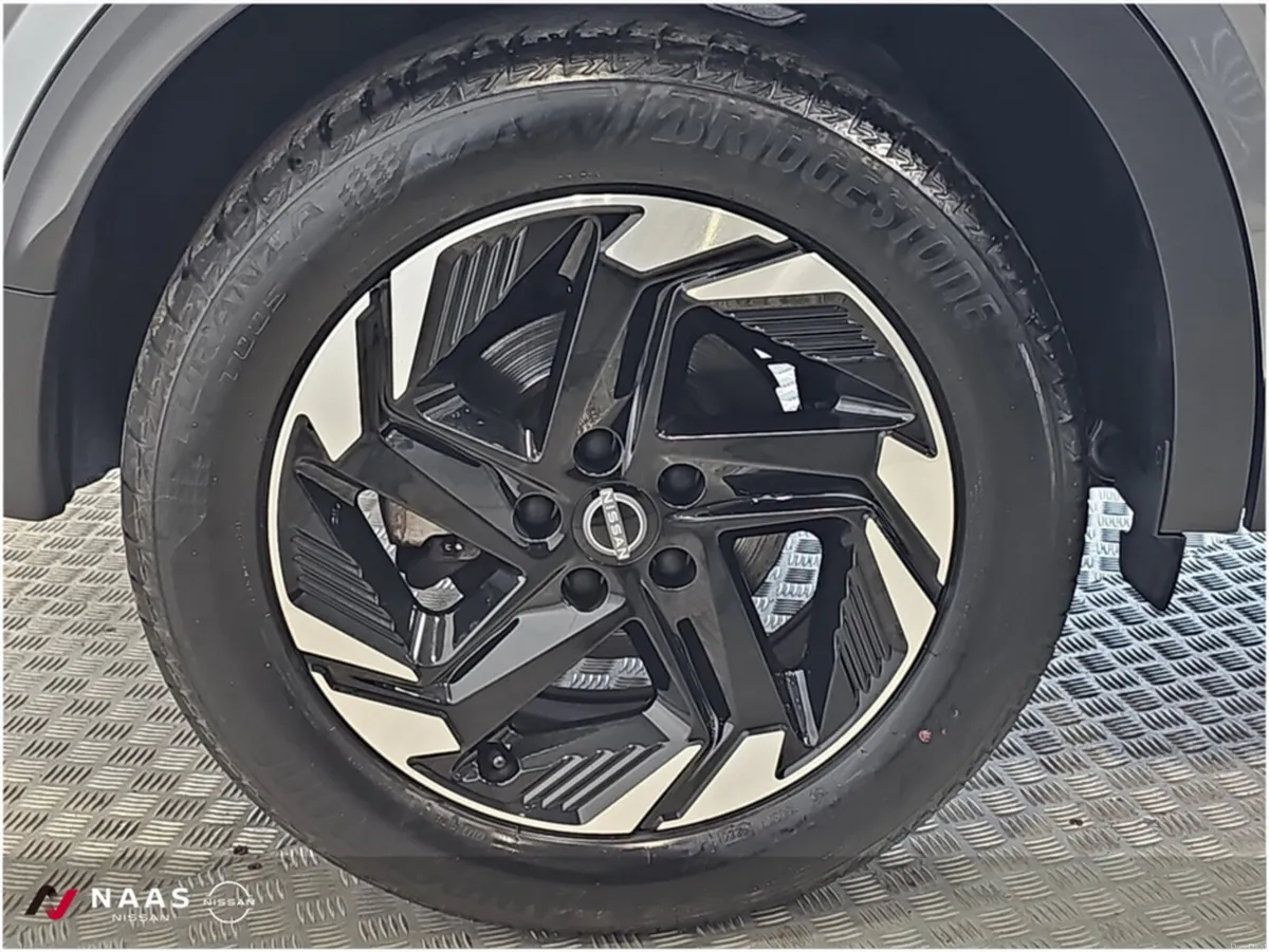 Nissan Qashqai 1.3 HYB SV PREMIUM MY2 - Image 6