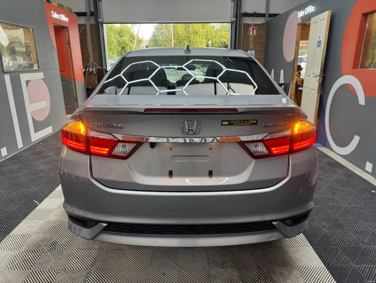 Honda Grace 2020 HONDA GRACE HYBRID 1.5 AUTOMATIC - Image 4