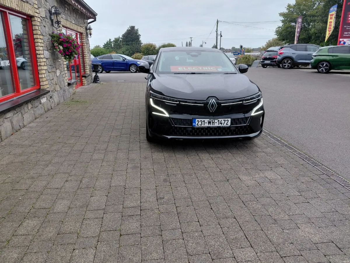 Renault Megane E-Tech EQUILIBRE EV - Image 5