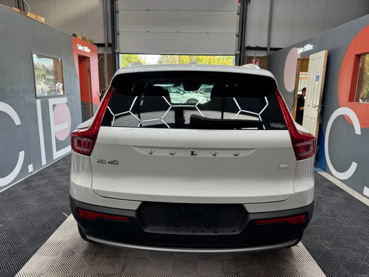Volvo XC40 2021 VOLVO Xc40 RECHARGE PLUG-IN HYBRID - Image 4