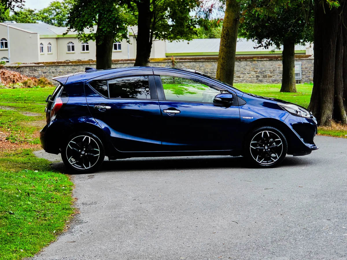2018 Toyota Aqua 1.5 Petrol Hybrid Automatic - Image 5