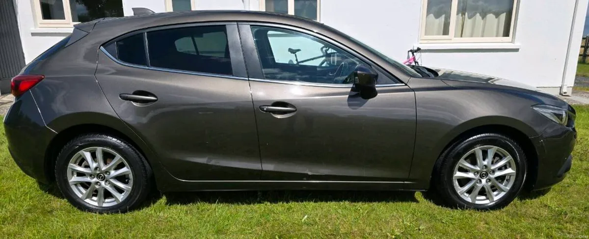 2014 Mazda 3 2.2 SkyActiv-D Manual – Excellent car - Image 3