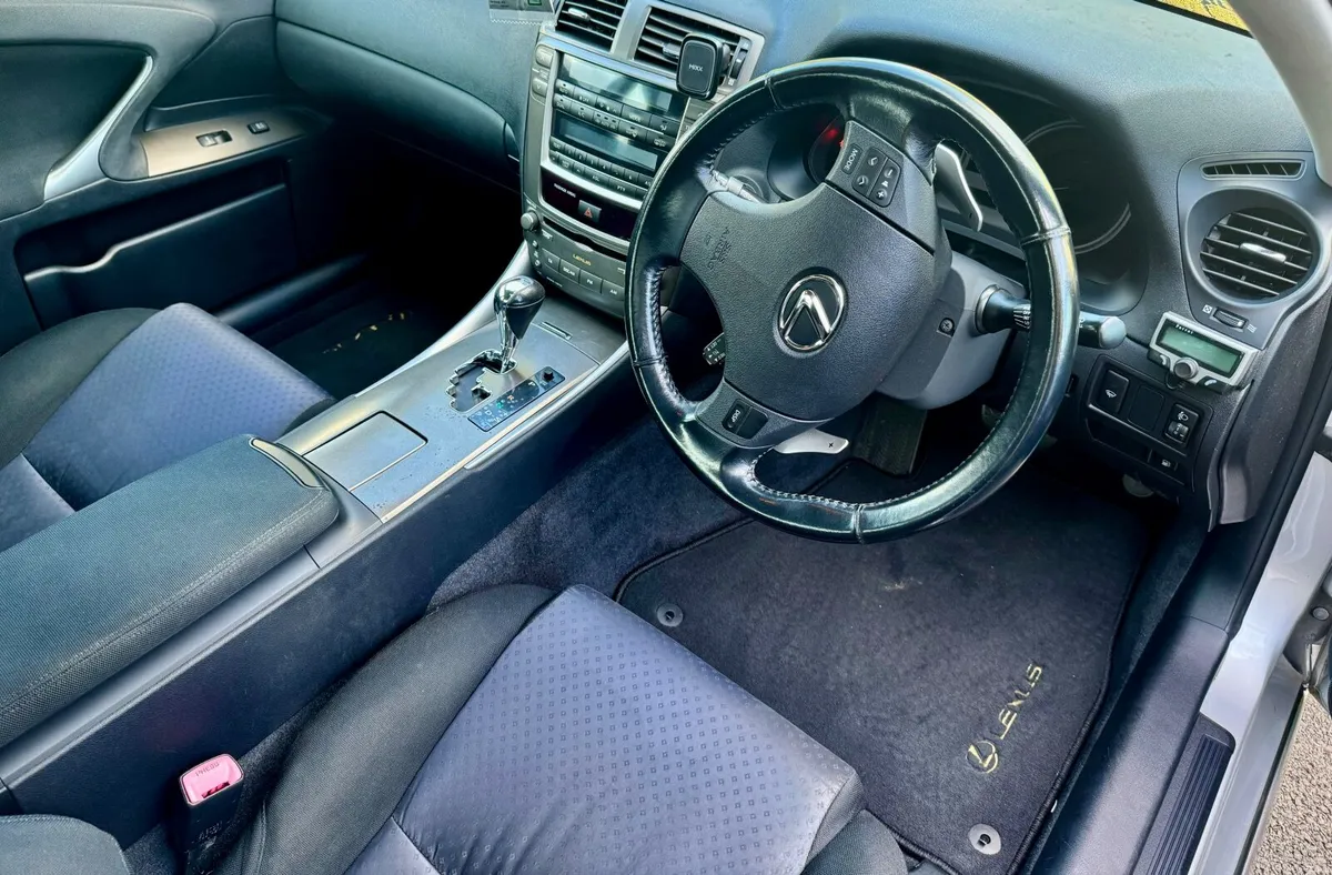 Lexus IS 2006 - Image 5