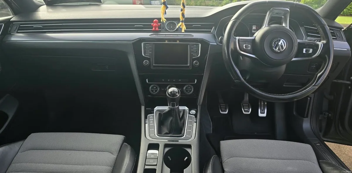 2016 R-Line Volkswagen Passat - Image 3