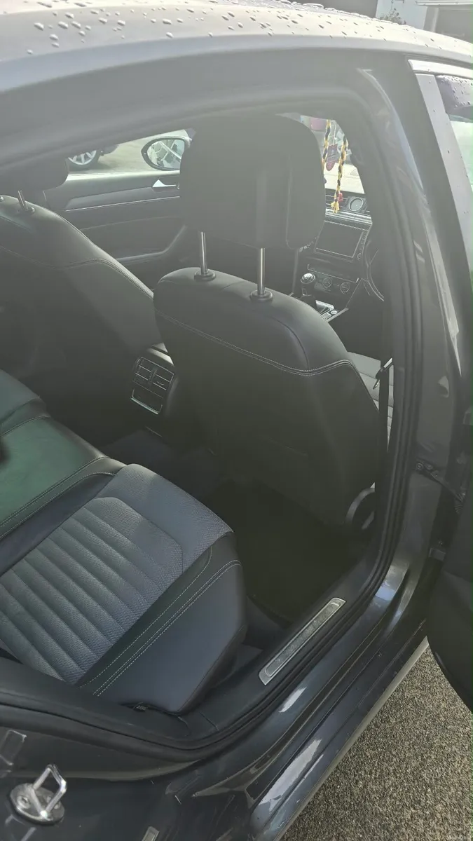 2016 R-Line Volkswagen Passat - Image 4
