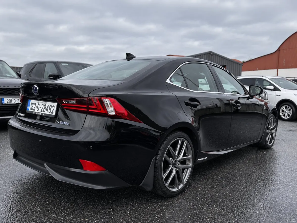 162 LEXUS IS300 F SPORT AUTO HYBRID - Image 6