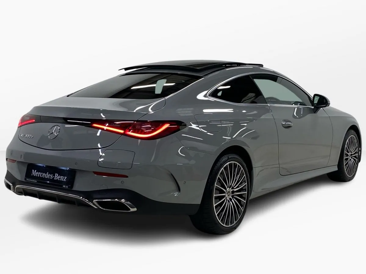 Mercedes-Benz CLE Cle 300 AMG Line Premium E - Image 3