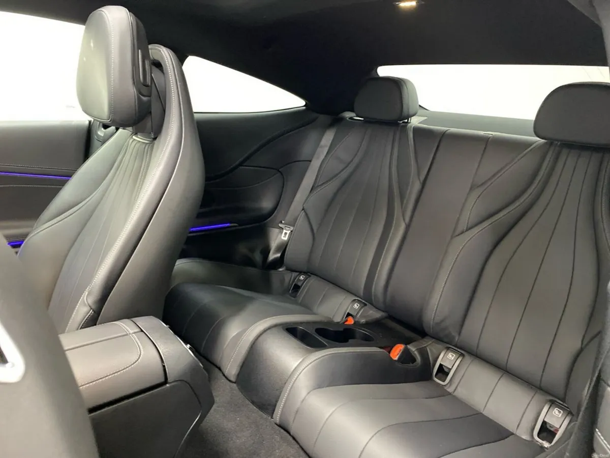Mercedes-Benz CLE Cle 300 AMG Line Premium E - Image 4