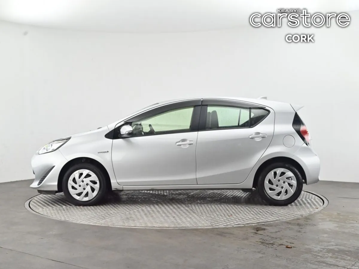 Toyota Aqua 1.5 AUTO - Image 6