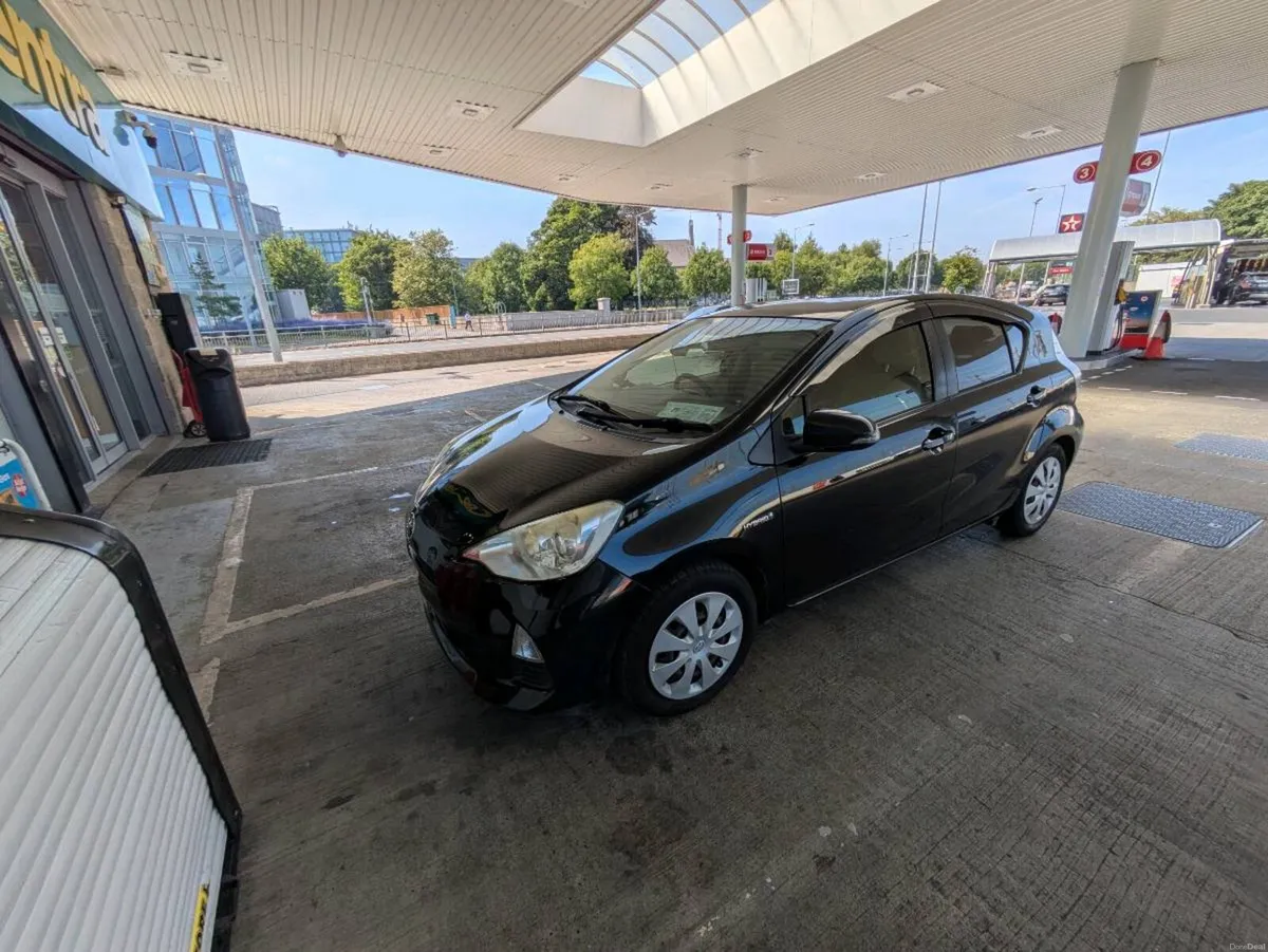 Toyota aqua 2013 - Image 6