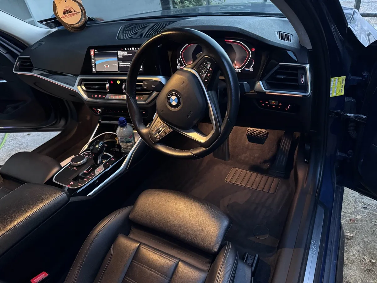 BMW 320d - Image 5