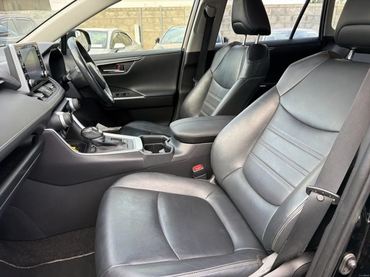 Toyota RAV4 HYBRID SOL // HEATED LEATHER SEATS // - Image 6