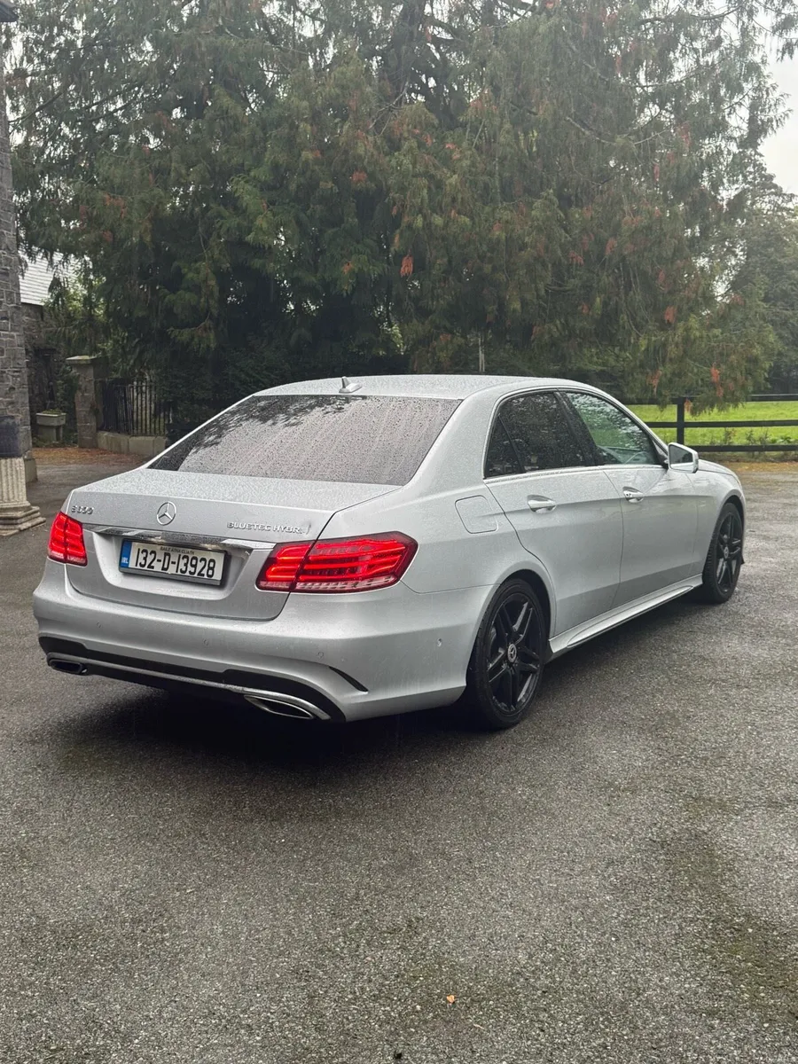 Mercedes Benz E300 Hybrid Auto - Image 3
