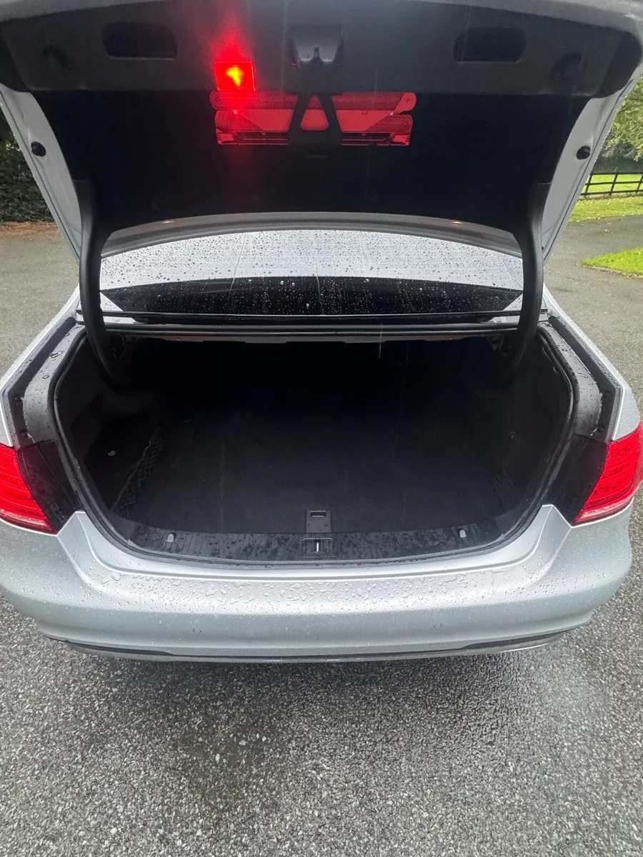 Mercedes Benz E300 Hybrid Auto - Image 5