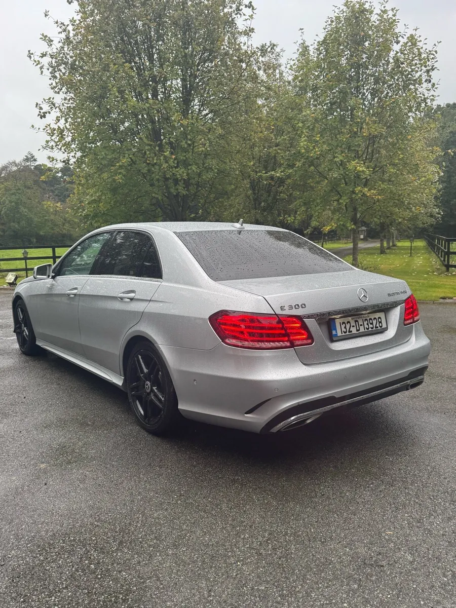 Mercedes Benz E300 Hybrid Auto - Image 6