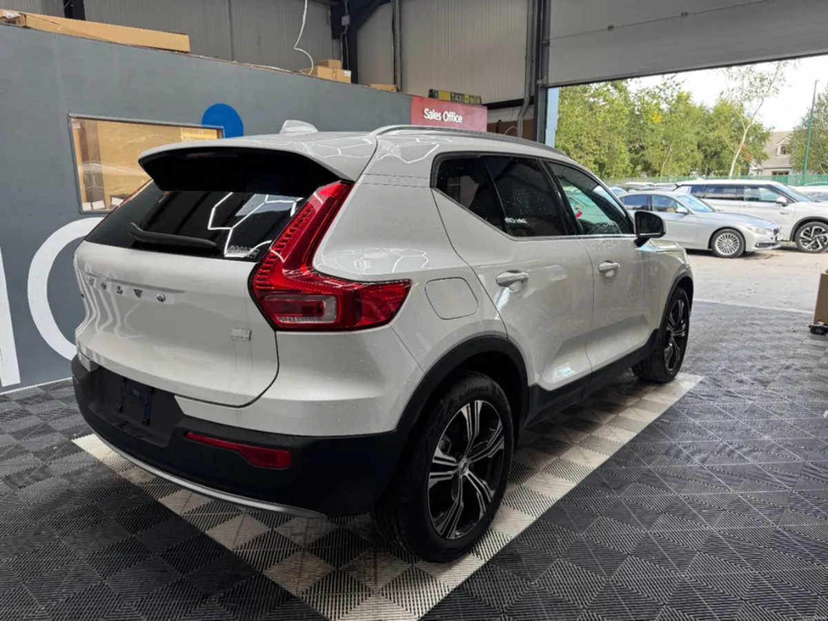 Volvo XC40 2022 VOLVO Xc40 RECHARGE PLUG-IN HYBRID - Image 3