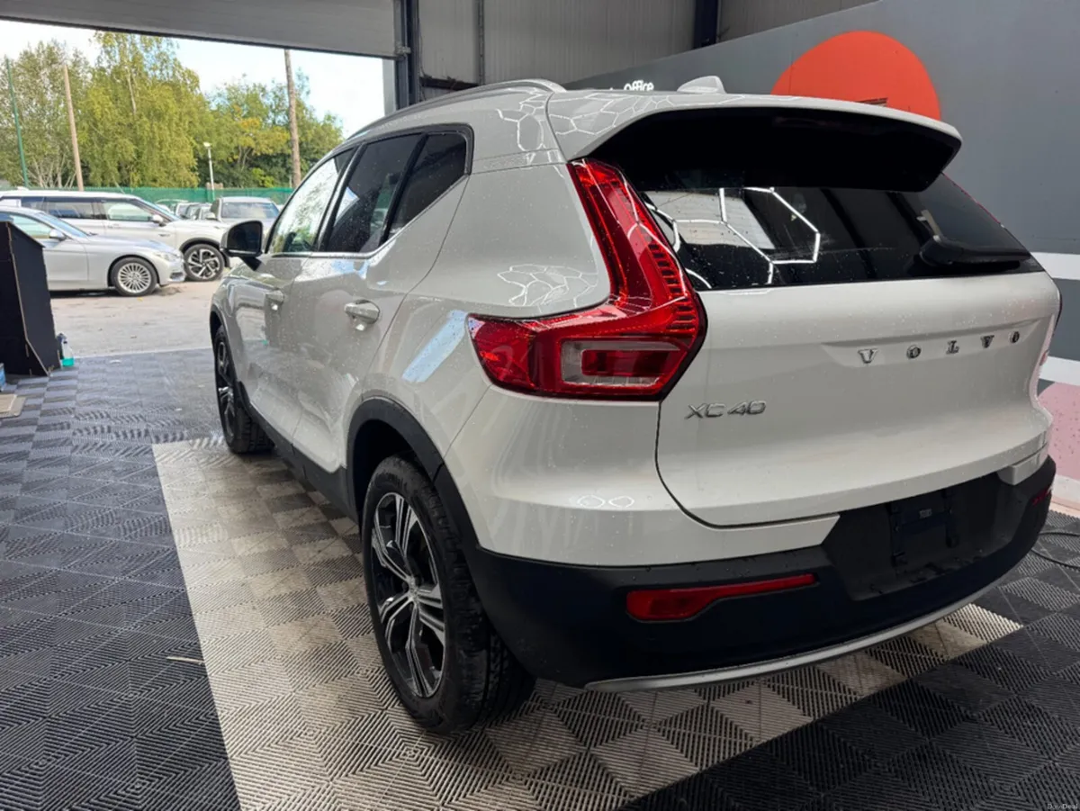 Volvo XC40 2022 VOLVO Xc40 RECHARGE PLUG-IN HYBRID - Image 5