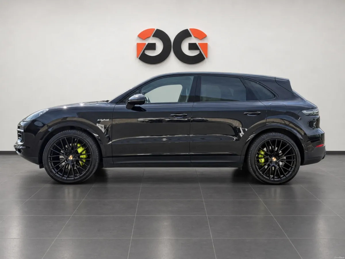 Porsche Cayenne V6 E-HYBRID AUTO 456BHP *1 OWNER * - Image 2