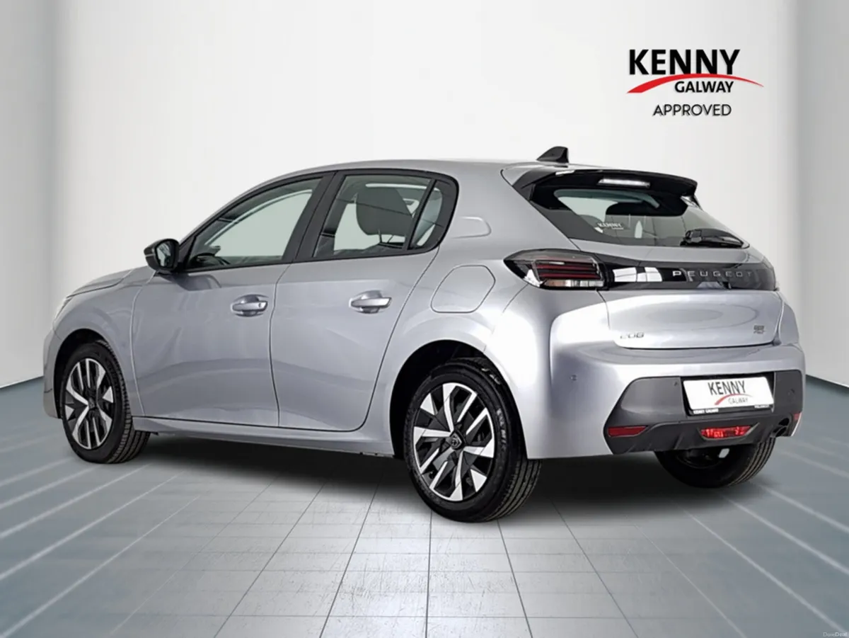 Peugeot 208 STYLE PETROL TURBO 100BHP - Image 5