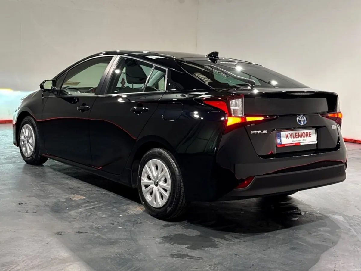 Toyota Prius HYBRID AUTOMATIC 1.8L PETROL - DYNAMI - Image 5