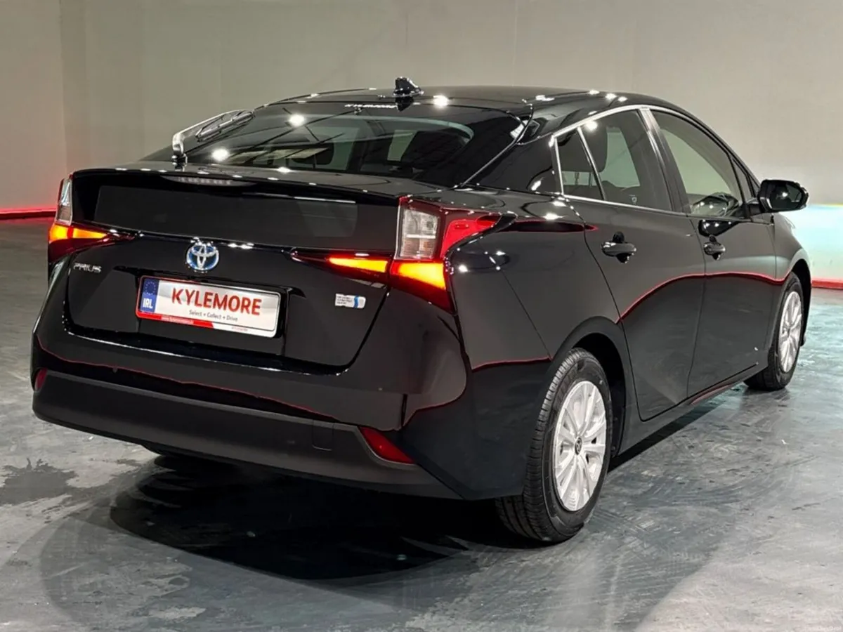 Toyota Prius HYBRID AUTOMATIC 1.8L PETROL - DYNAMI - Image 3