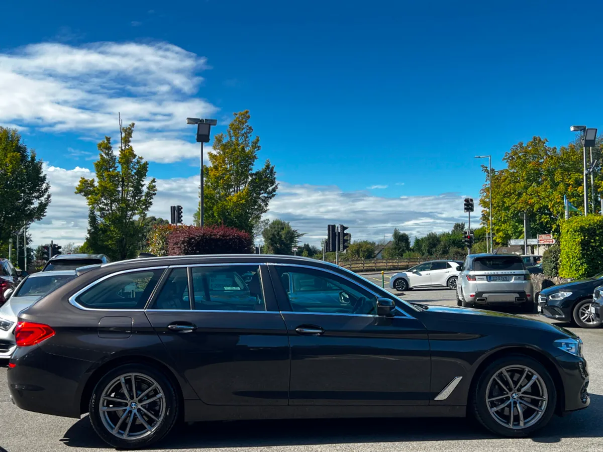 BMW 5-Series 525 D G31 SE TOURING AUTO *LOW KMS* - Image 3