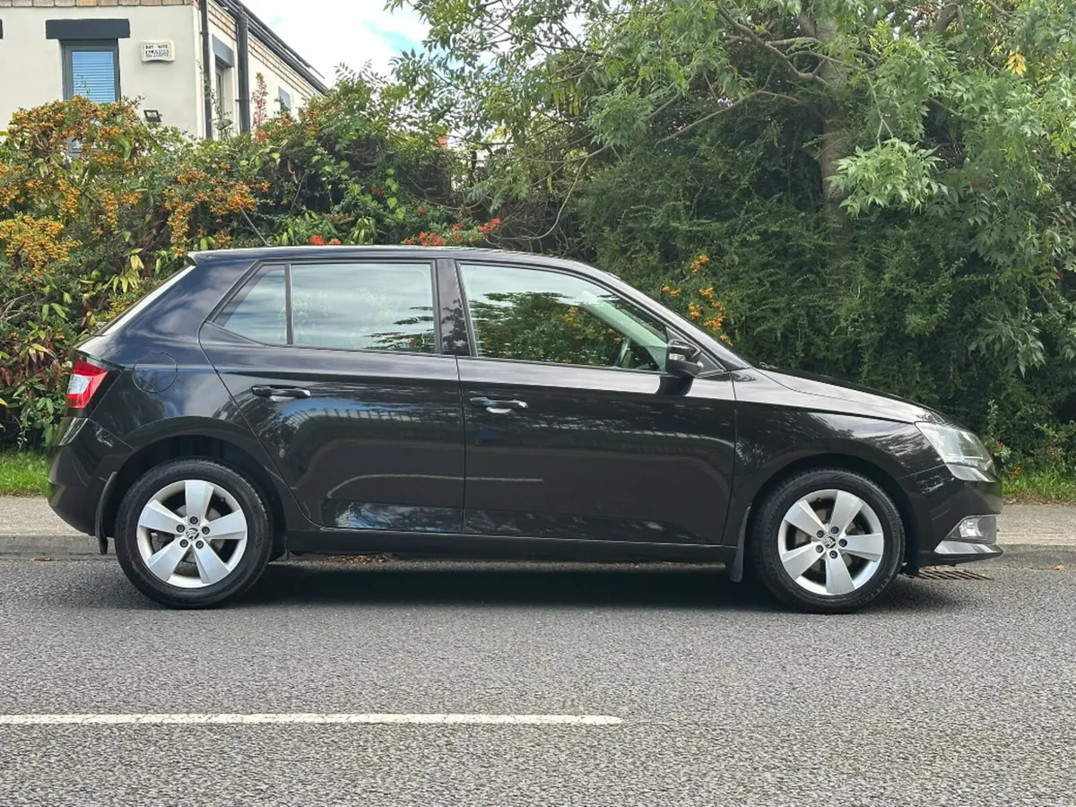 Skoda Fabia Ambition 1.2tsi 90HP 4DR - Image 6