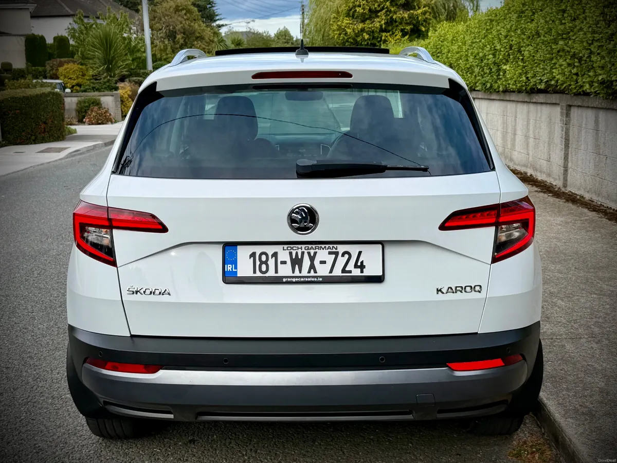 Skoda Karoq 1.0 Petrol | Leather | Pan roof. - Image 4